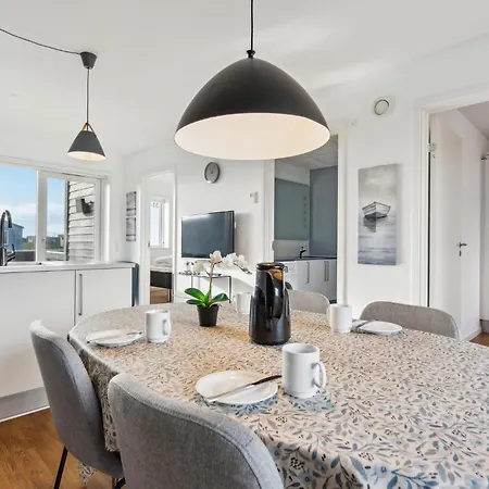 Awesome In With Kitchen Holiday home *